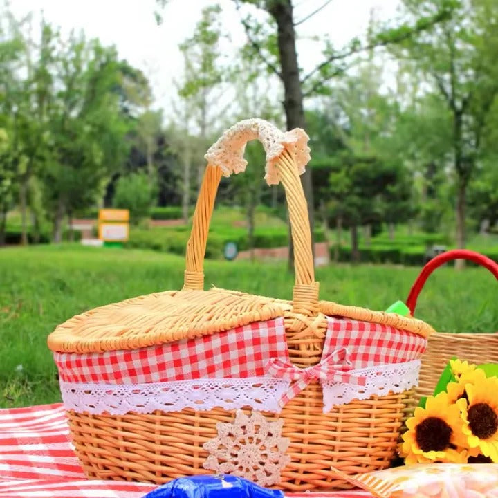 Woven Willow Picnic Basket with Removable Cotton Liner