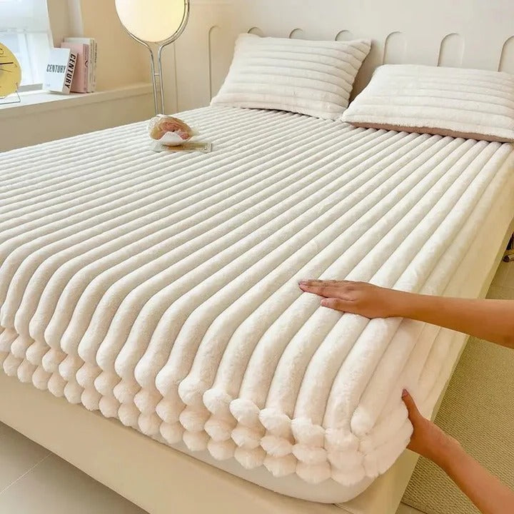 Fitted Bed Sheet with Deep Pocket Design