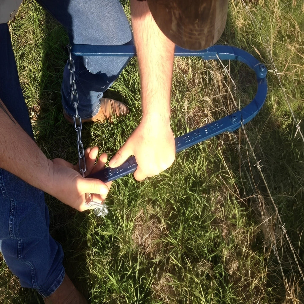 Fence Repair Tool for Texas Style Wire Fencing