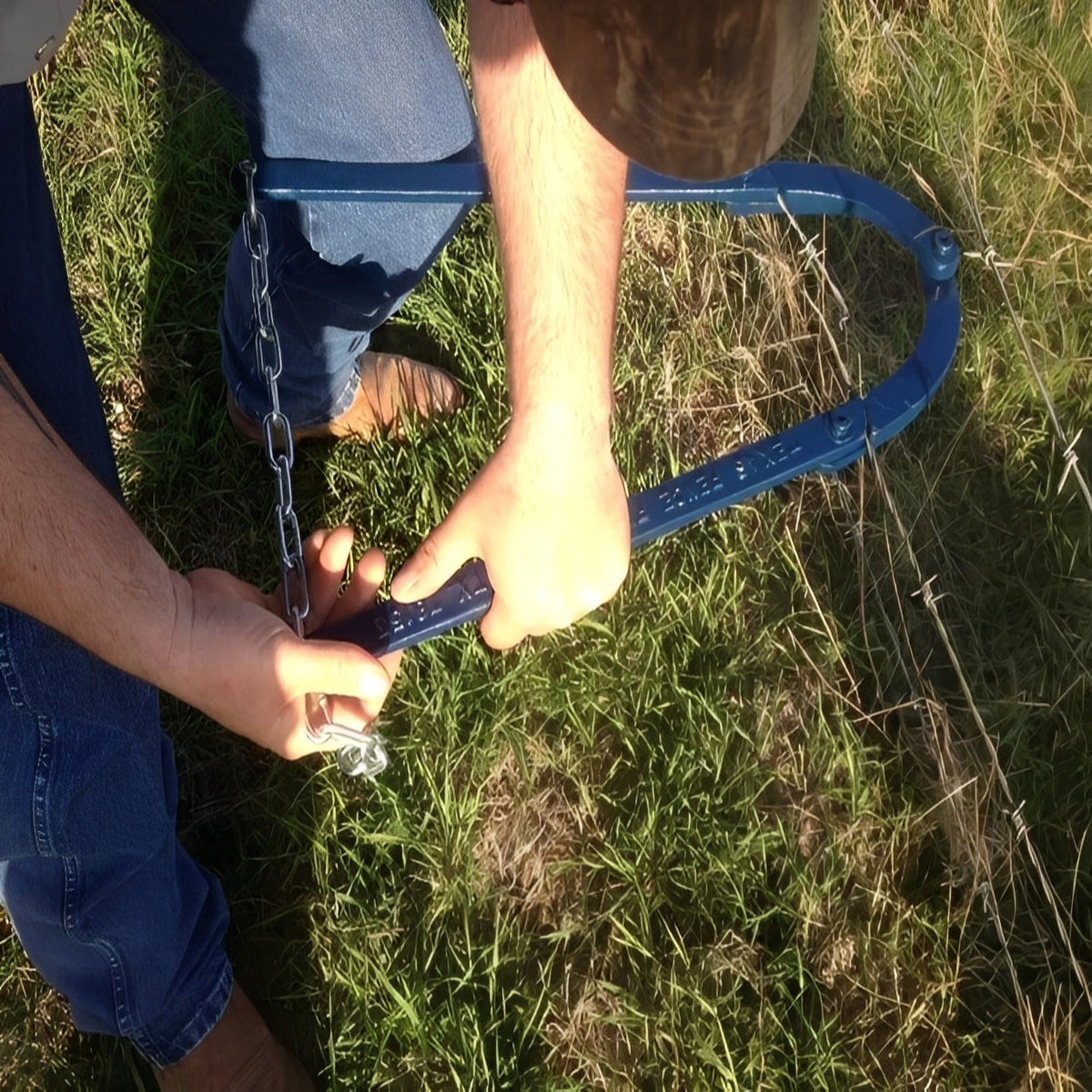 Fence Repair Tool for Texas Style Wire Fencing