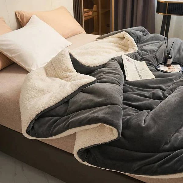 Super Soft Plush Fleece Throw Blanket for Couch and Bed Use