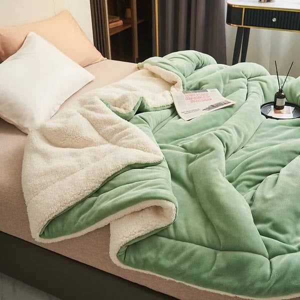 Super Soft Plush Fleece Throw Blanket for Couch and Bed Use