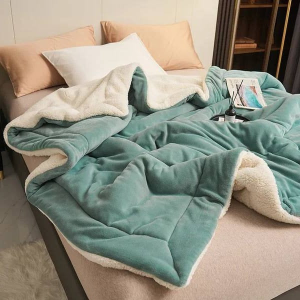 Super Soft Plush Fleece Throw Blanket for Couch and Bed Use
