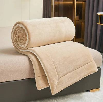 Super Soft Plush Fleece Throw Blanket for Couch and Bed Use