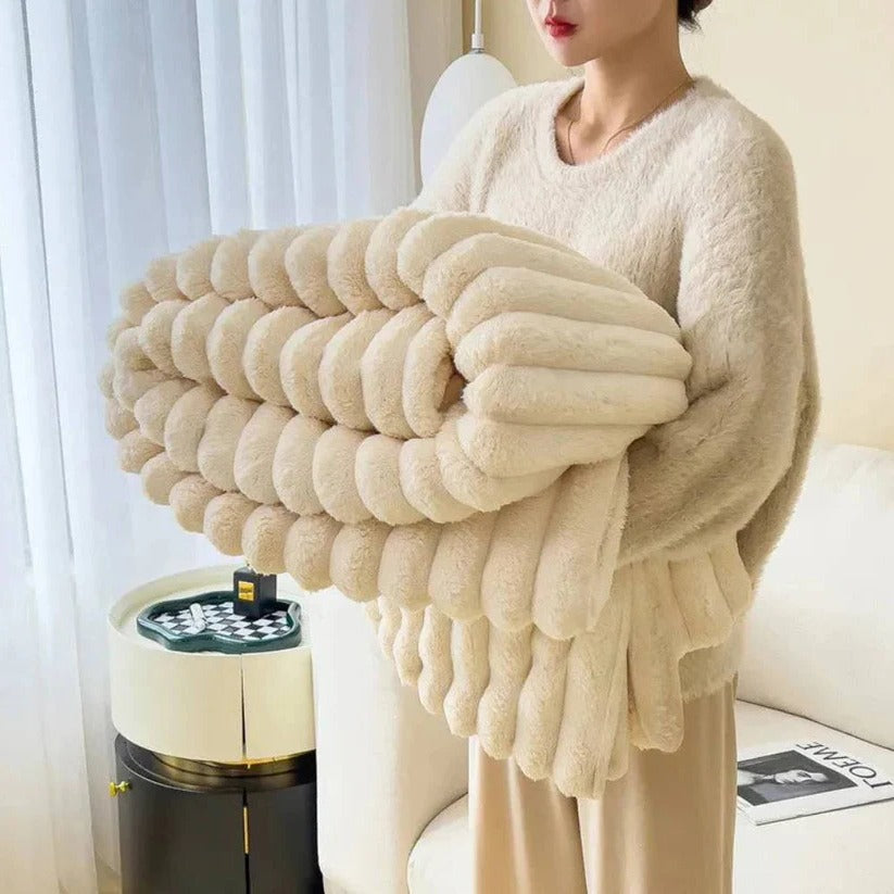 Faux Fur Throw Blanket for Couch and Bed with Plush Warmth